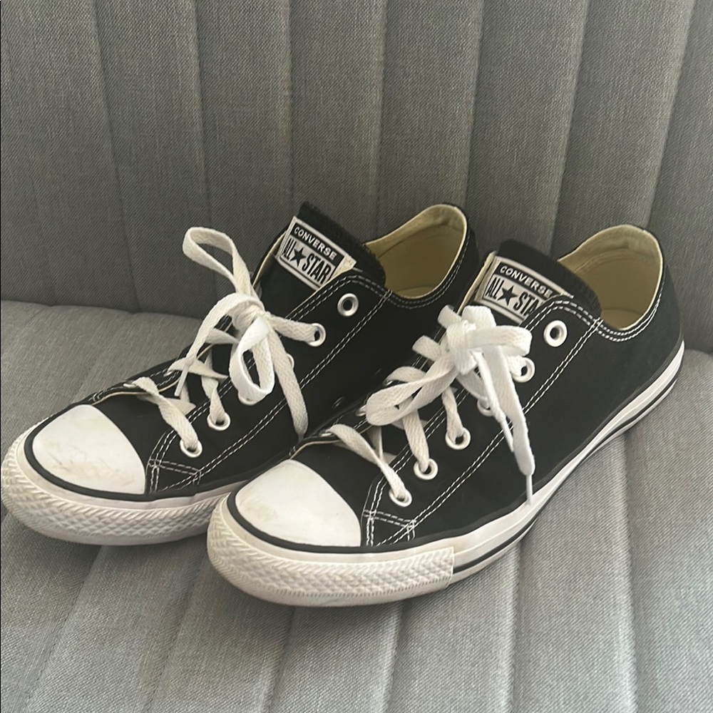 Converse Black All Stars Size 10 Women’s